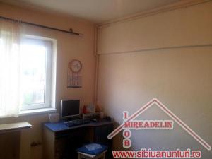 VAND GARSONIERA IN ZONA BROSCARIE 21mp