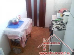 VAND GARSONIERA IN ZONA BROSCARIE 21mp