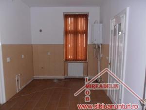 INCHIRIEZ SPATIU BIROURI ,   224 mp,   ZONA CENTRALAsibiu