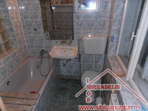 INCHIRIEZ SPATIU BIROURI ,   40 mp ,  ZONA VASILE AARON