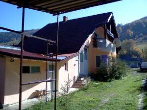 Vand CASA DE Vacanta in VALEA DRAGANULUI la JUMATATE DIN Pret