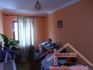 INCHIRIEZ APARTAMENT 3 CAMERE,   64 mp,   CALEA DUMBRAVII