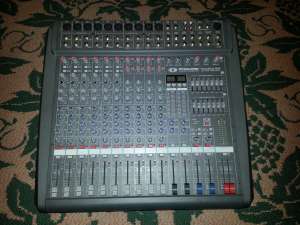 Vand Mixer DYNACORD POWER MATE 1000-2 (2 ori 700 w). Mixerul este impecabil folosit foarte putin.