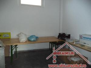 INCHIRIEZ SPATIU COMERCIAL,  176 mp,  ZONA CEDONIA