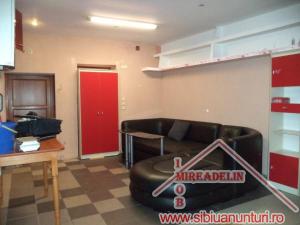 INCHIRIEZ APARTAMENT  2 CAMERE,  40 mp,  ULTRACENTRAL