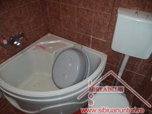 INCHIRIEZ APARTAMENT  2 CAMERE,  40 mp,  ULTRACENTRAL
