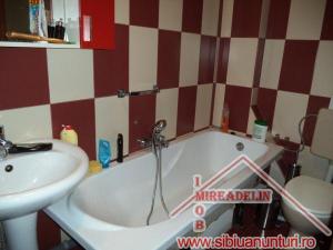 INCHIRIEZ APARTAMENT  2 CAMERE,  40 mp,  ULTRACENTRAL
