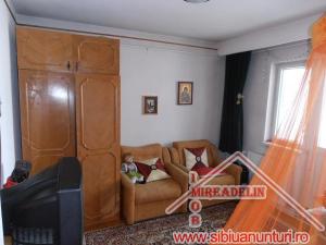 VAND APARTAMENT 5 CAMERE ,  110 mp,  TURNISOR