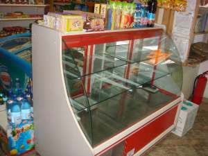 Vand urgent VITRINA Frigorifica prajituri second hand