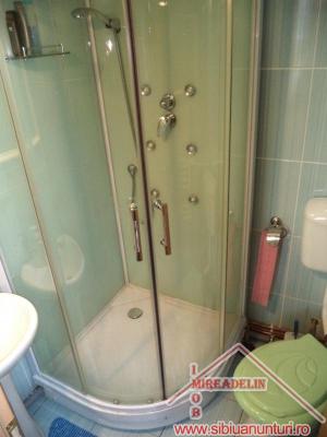 VAND  APARTAMENT 4 CAMERE LA CASA,    CENTRAL,   104 mp