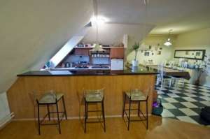 �n Fony�d (Ungaria) de v�nzare apartament la ultimul etaj