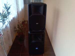 vind 4 boxe  rcf active 325 si 712 in stare foarte buna