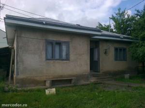 Vand casa la 6 km de Trgu Frumos in satul Boureni com Bals,  jud Iasi .