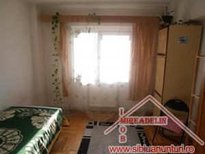 INCHIRIEZ  APARTAMENT 3 CAMERE ,   MIHAI VITEAZU 68mp