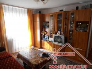 VAND APARTAMENT 2 CAMERE ,   ZONA MIHAI VITEAZU 40mp