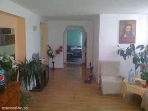 Vand doua case Uliuc