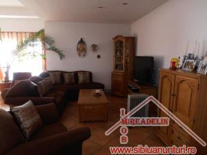 INCHIRIEZ APARTAMENT 3 CAMERE,  LUX,  Calea Dumbravii