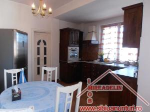 INCHIRIEZ APARTAMENT 3 CAMERE,  LUX,  Calea Dumbravii