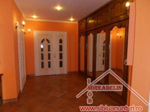 INCHIRIEZ APARTAMENT 3 CAMERE,  LUX,  Calea Dumbravii