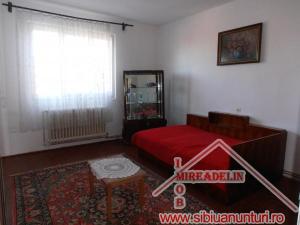 INCHIRIEZ APARTAMENT 2 CAMERE,  Calea Poplacii
