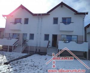 VAND VILA IN DUPLEX P+E,   SURA MICA