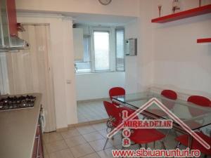 VAND APARTAMENT 4 CAMERE ,   TURNISOR