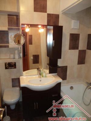 VAND APARTAMENT 4 CAMERE ,   TURNISOR