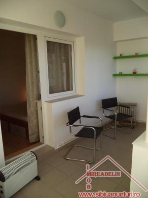 VAND APARTAMENT 4 CAMERE ,   TURNISOR