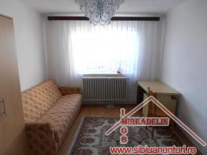 INCHIRIEZ APARTAMENT 2 CAMERE ,  ZONA STRAND II