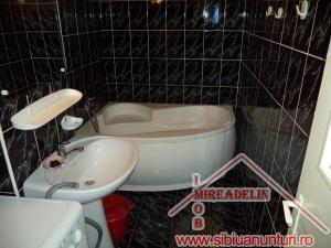 INCHIRIEZ APARTAMENT 3 CAMERE ,  68 mp,  MIHAI VITEAZU