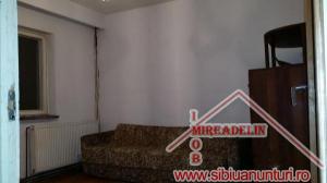 INCHIRIEZ APARTAMENT 4 CAMERE ,  86 mp,  TURNISOR