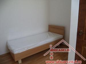 INCHIRIEZ MANSARDA 3 CAMERE,  VALEA AURIE