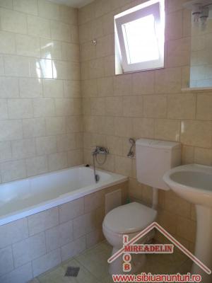 INCHIRIEZ MANSARDA 3 CAMERE,  VALEA AURIE