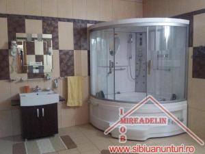 INCHIRIEZ VILA 5 CAMERE,    TURNISOR