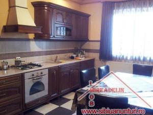 INCHIRIEZ VILA 5 CAMERE,    TURNISOR