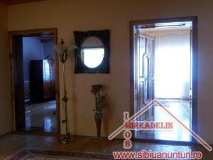 INCHIRIEZ VILA 5 CAMERE,    TURNISOR