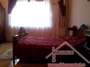 INCHIRIEZ VILA 5 CAMERE,    TURNISOR