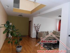 VAND PENTHOUSE DE  LUX,  ZONA MIHAI VITEAZU