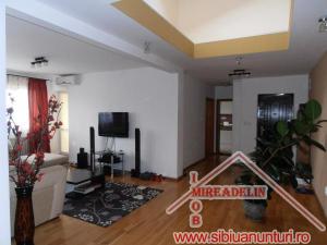 VAND PENTHOUSE DE  LUX,  ZONA MIHAI VITEAZU