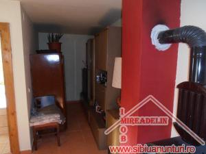 VAND CASA 3 CAMERE IN RASINARI ,  ZONA CENTRALA