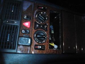 Dezmembrez Mercedes E280 - W210 (OCHIOS) din 1999
