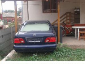 Dezmembrez Mercedes E280 - W210 (OCHIOS) din 1999