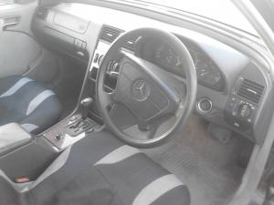Dezmembrez Mercedes C 180 w 202 din 1999