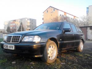 Dezmembrez Mercedes C 180 w 202 din 1999