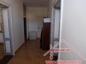 INCHIRIEZ CASA 2 CAMERE,  ZONA TREI STEJARI