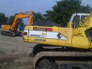 Inchiriere excavatoare senile