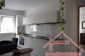 INCHIRIEZ APARTAMENT 3 CAMERE,   LUX,   STRAND