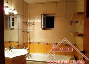 INCHIRIEZ APARTAMENT 3 CAMERE,   LUX,   STRAND
