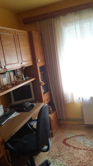 Vand Apartament 3 camere + GARAJ zona Baragan