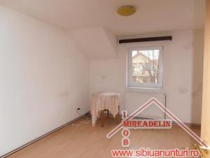 INCHIRIEZ APARTAMENT LA CASA,  3 CAMERE ,  TEREZIAN